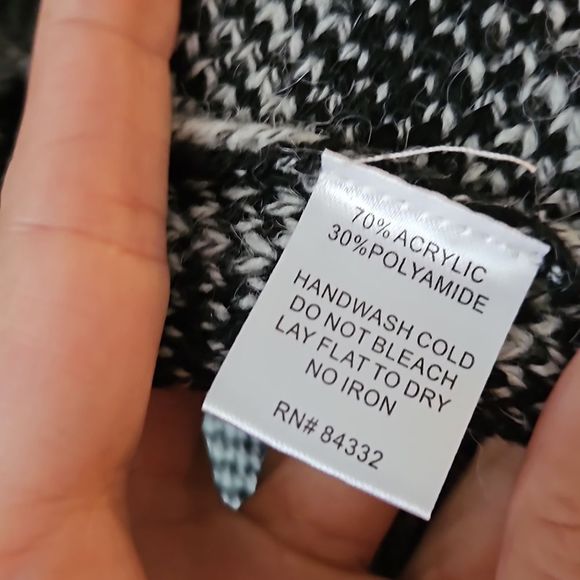 Sisters b&w Plaid fringe poncho shawl cardigan open front - Picture 9 of 9